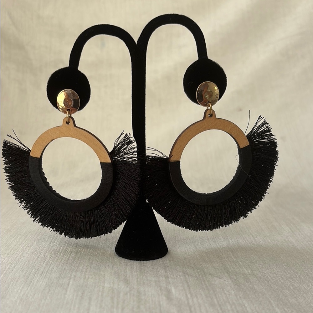Elegant Black and Gold Fringe Earrings